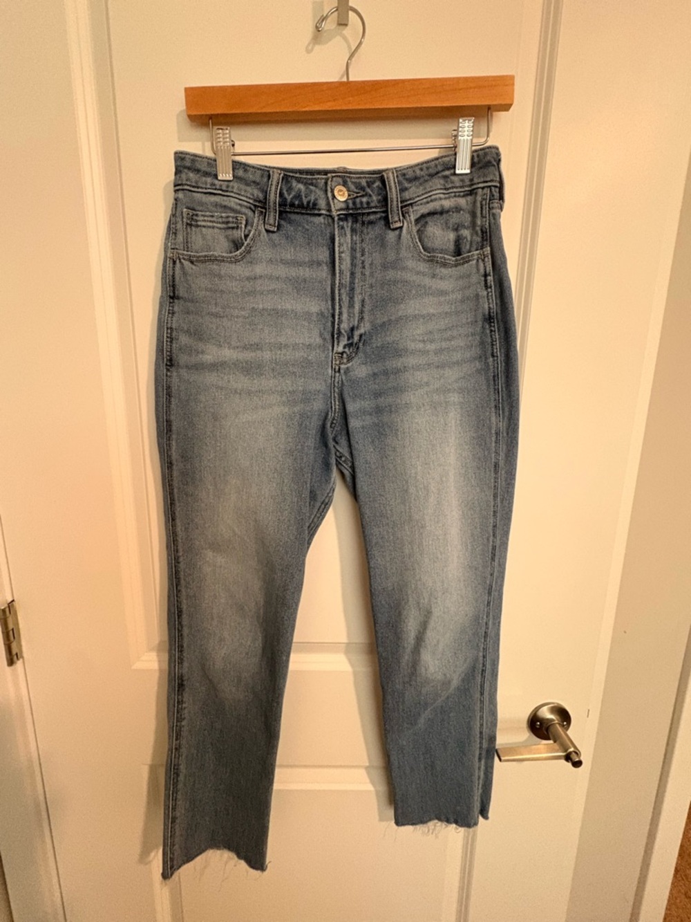 Hollister Ultra High-Rise Mom Jeans - Light Blue Wash